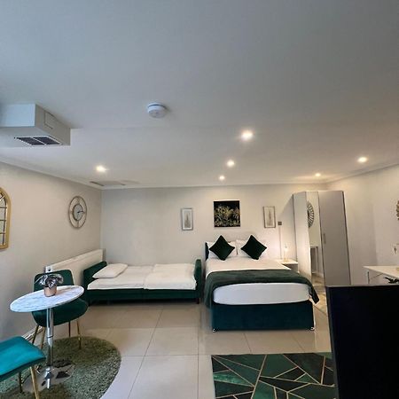 Luxury Studio Apartment Harrow on the Hill Exterior photo