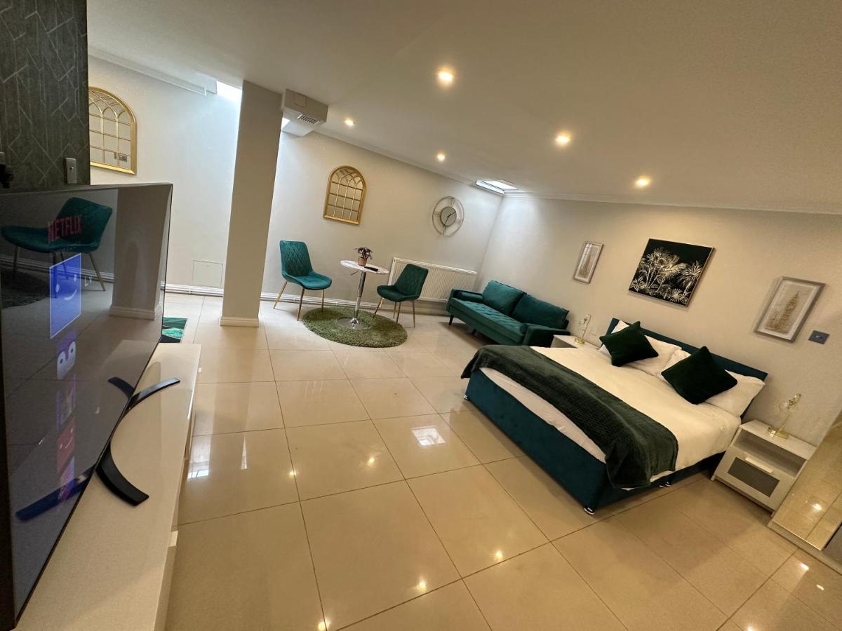 Luxury Studio Apartment Harrow on the Hill Exterior photo