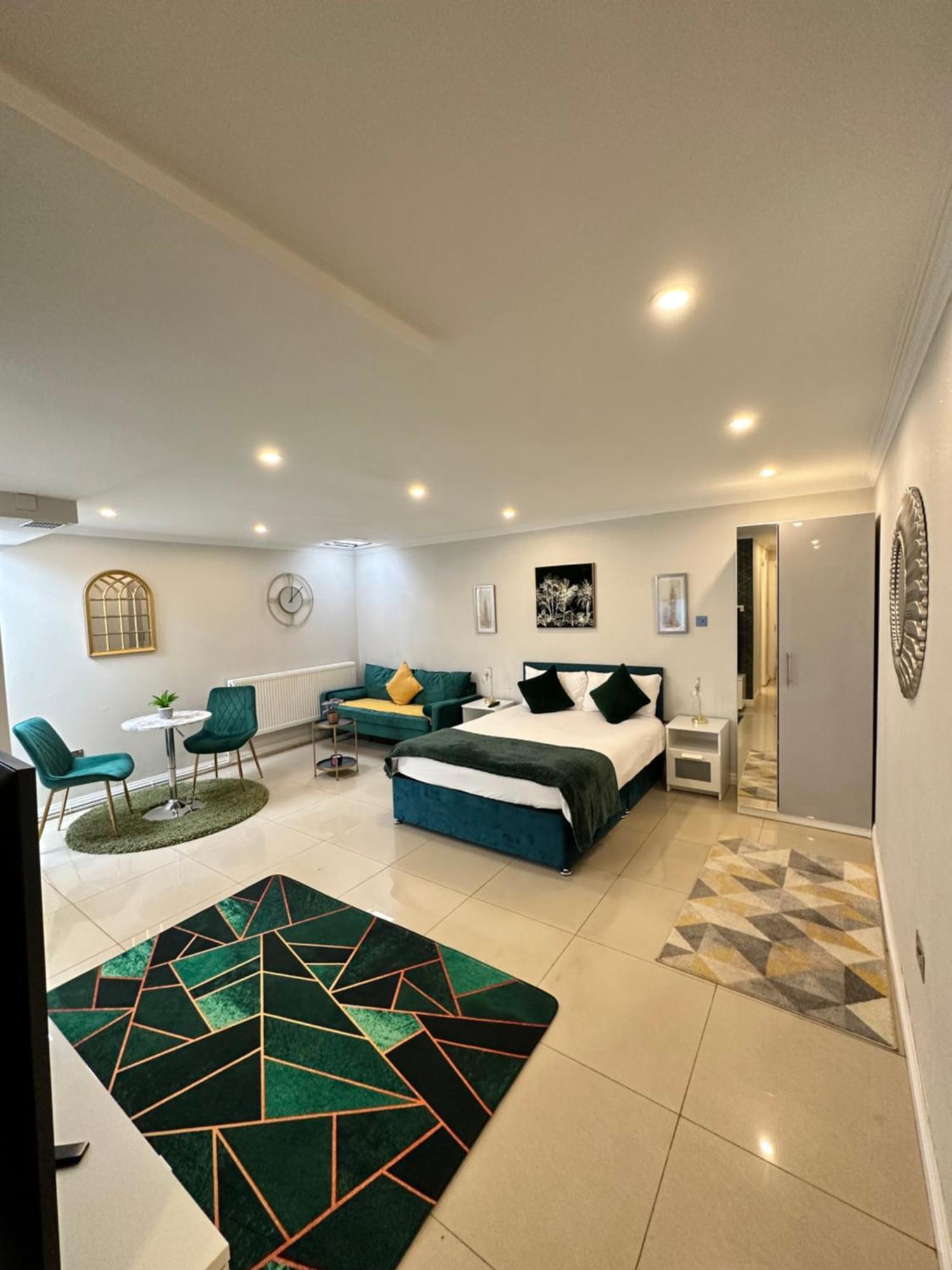 Luxury Studio Apartment Harrow on the Hill Exterior photo