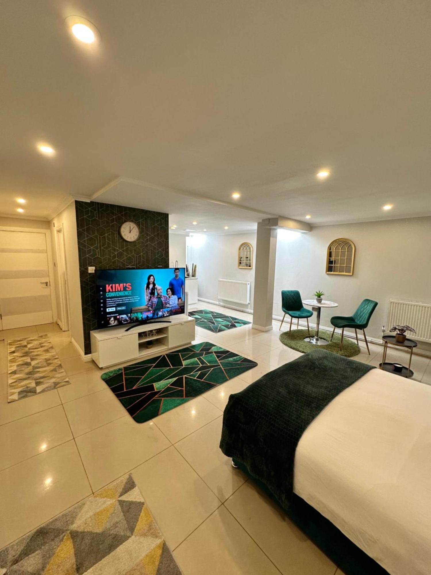 Luxury Studio Apartment Harrow on the Hill Exterior photo