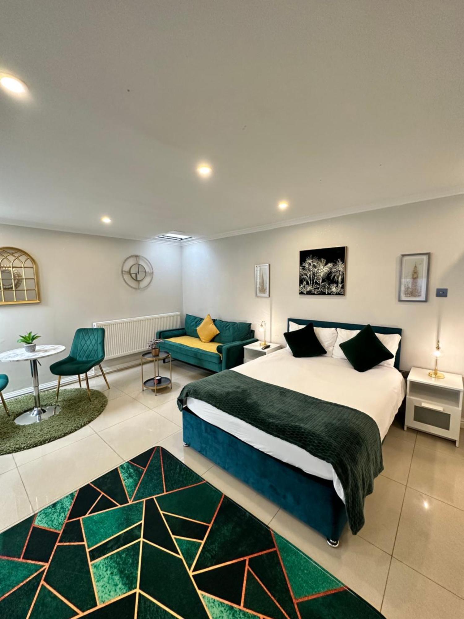 Luxury Studio Apartment Harrow on the Hill Exterior photo