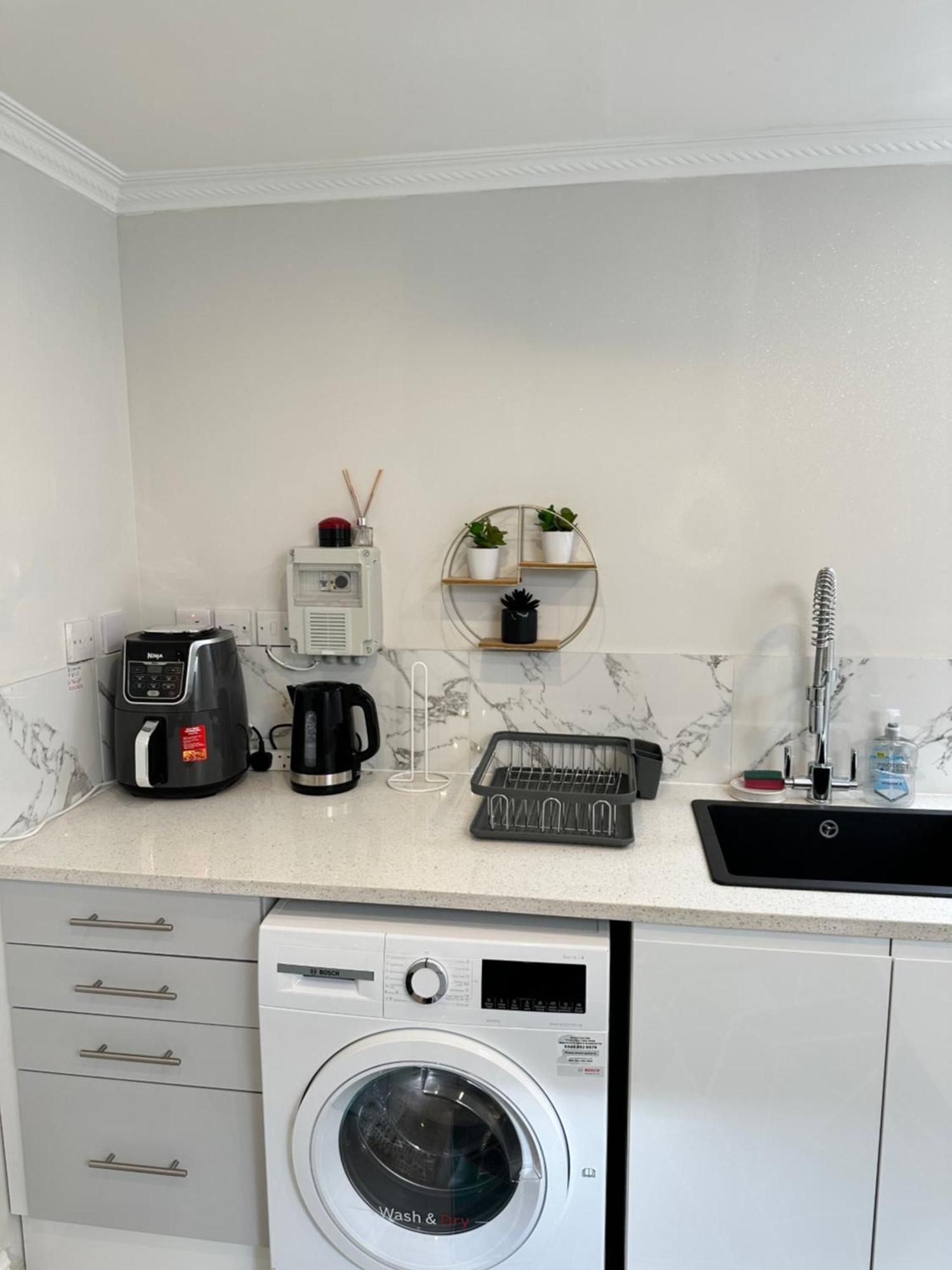 Luxury Studio Apartment Harrow on the Hill Exterior photo