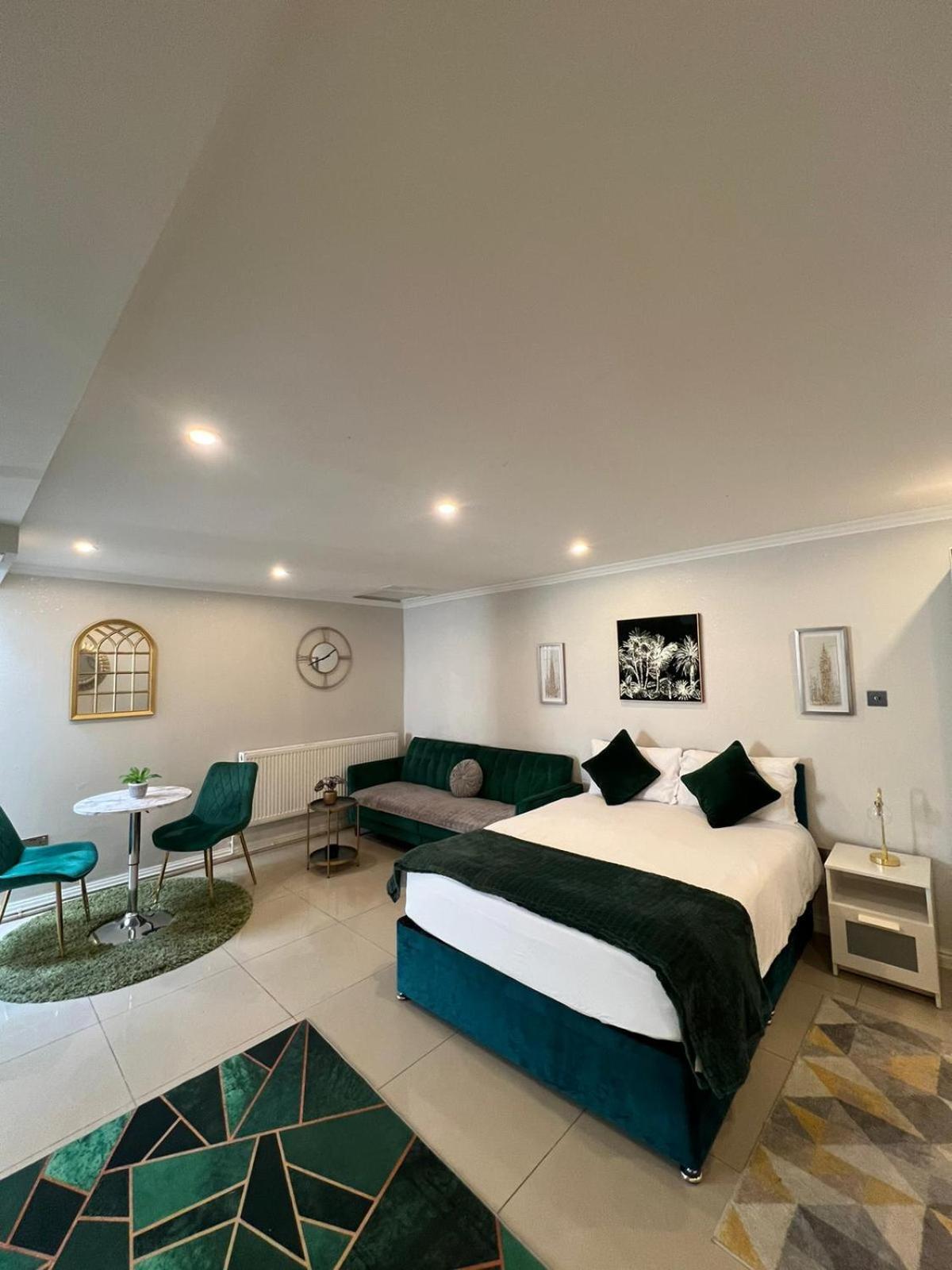 Luxury Studio Apartment Harrow on the Hill Exterior photo